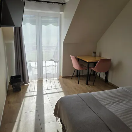 Dwor Bysina Lantgård Myślenice