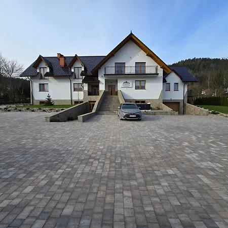 Dwor Bysina Farma Myślenice