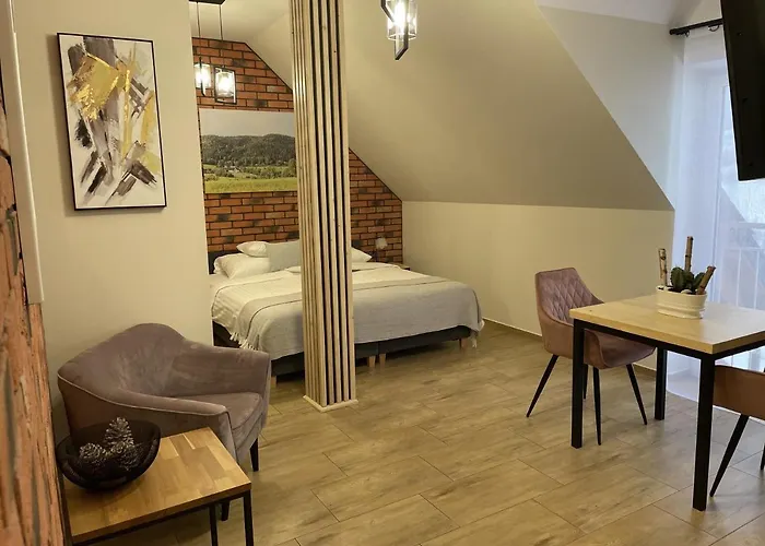 Dwor Bysina Feriegård Myślenice