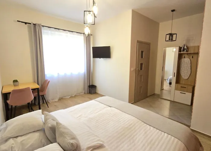 Dwór Bysina Alojamento de Turismo Rural *