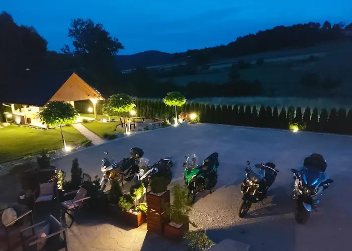 Dwór Bysina Alojamento de Turismo Rural